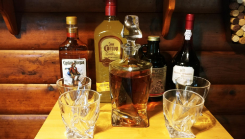 Whiskey Decanter Set 4 Liquor Glasses photo review