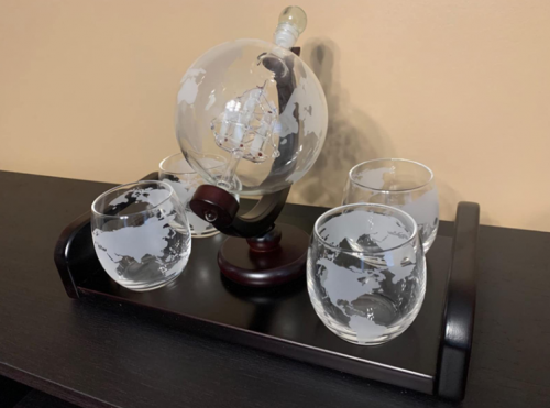 Etched Globe Whiskey Decanter Set & 4 Whisky Glasses photo review